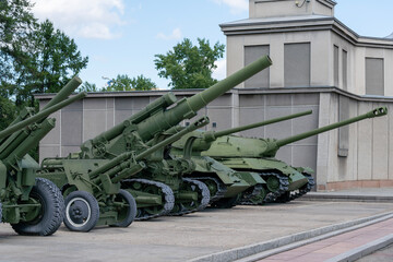 Green gun at the military base in the city.