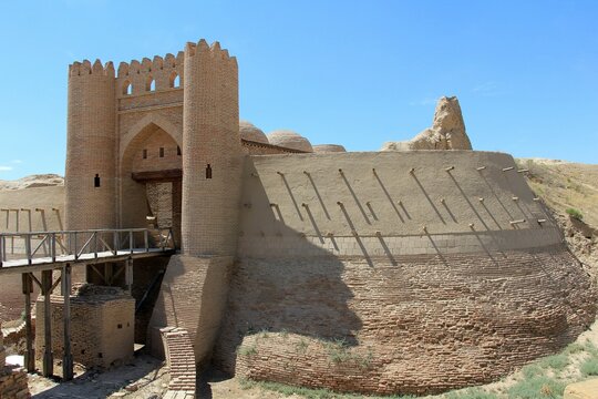 The ancient city of Sauran was first built in the 7th century. The main entrance gate of the city was rebuilt. The city of Sauran is located on the Silk Road.
