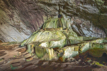 The cave is situated in Killik location of Ahirtas village at Dosemealti  district of Antalya...