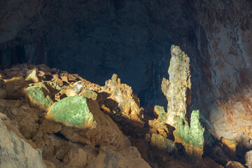 The cave is situated in Killik location of Ahirtas village at Dosemealti  district of Antalya Province.The cave is 633 m long and has two large chambers on the main gallery, which has a clearance.