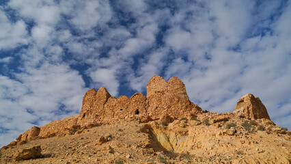 Ksar Al-Kharashifa,governatorato di Tataouine, Tunisia, resti del villaggio fortificato Berbero...