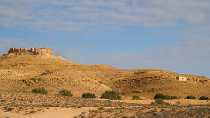 Ksar Al-Kharashifa,governatorato di Tataouine, Tunisia, resti del villaggio fortificato Berbero...