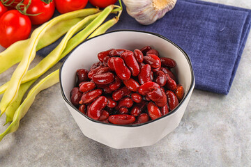 Canned red bean in the bowl