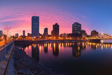 Fototapeta premium Rochester, New York, USA Cityscape on the Genesee River 