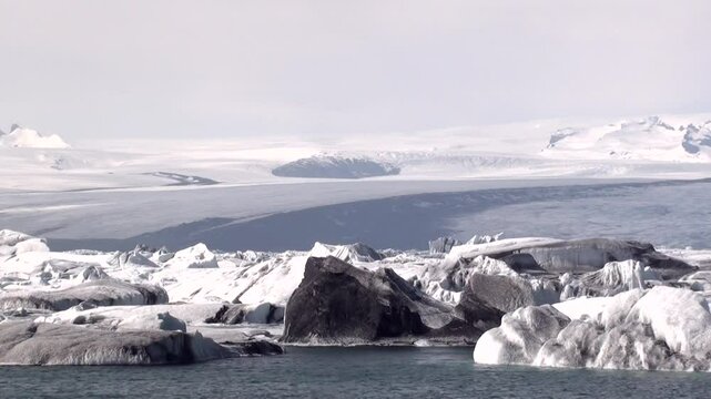 Gletscherlagune, Eissee mit Eisbergen, J&ouml;kuls&aacute;rl&oacute;n in Island