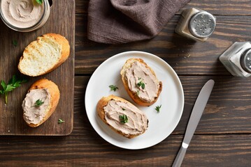Toasted bread with chicken liver pate