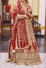 Timeless Scarlet Bride: A Perfect Blend of Tradition and Glamour