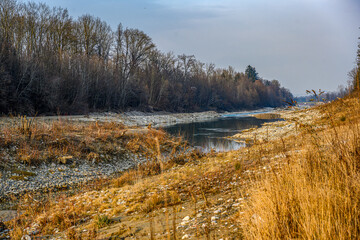 Entlang der össterreichischen Saalach bei Siezenheim