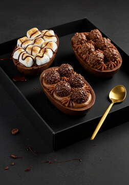 Trio de Ovos de P&aacute;scoa de Chocolate Artesanais em Embalagem Premium e Colher Dourada