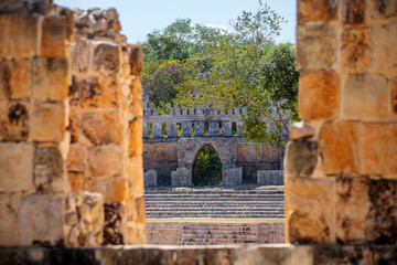 Fototapeta premium historical ruins of the mayans of uxmal in mérida yucatan mexicoe