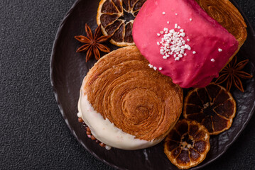 Round sweet New York roll croissant with several flavors cream filling