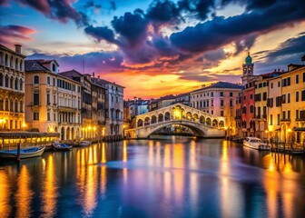 Fototapeta premium Venice Night Photography: Rialto Bridge & Grand Canal View from Fondaco dei Tedeschi