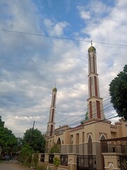 Obraz premium mosque with blue sky
