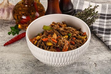 Soba with shredded pork and vegetables