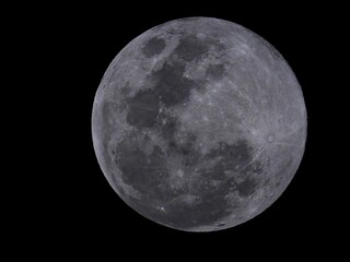 Full moon February 2025, an dark sky.