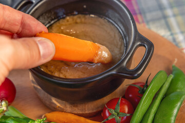バーニャカウダ　イタリアのグルメ　Bagna cauda Italian gourmet