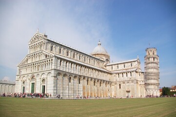 piazza dei miracoli pisa italy