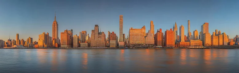 Tableaux sur Plexiglas Midtown Manhattan sunset panorama, river reflection, cityscape
