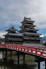 雪化粧の日本の城　長野　冬/Snow-covered Japanese castle, Nagano, winter