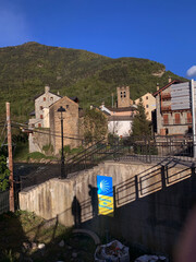 Dorf am Jakobsweg in den Pyren&auml;en in Spanien 