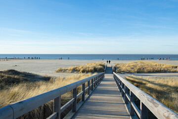 Obraz premium Sonniger Wintertag an der Nordsee in Norddeich