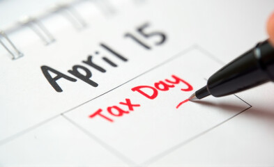 tax daycalendar and pen