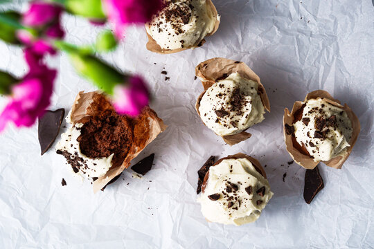 chocolate muffins chocolate muffin sweets 