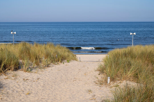 Sandweg durch die D&uuml;nen, Loddin, Insel Usedom, Ostsee, Mecklenburg-Vorpommern, Deutschland, Europa