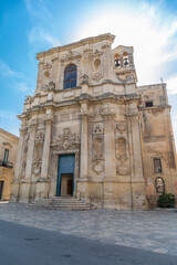 Fototapeta premium Exubérante façade de la Chiesa di Santa Chiara, à Lecce, dans les Pouilles, Italie