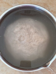 Making of wash the flour seitan, separating gluten from starch