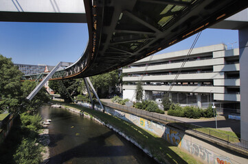 Wuppertal Schwebebahn Parkhaus Kurz Vor