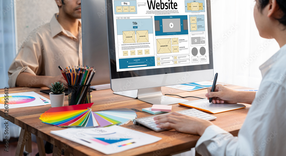 Aufkleber website design software provide brisk template for online retail business and e-commerce