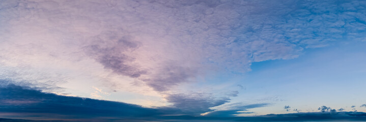 Beautiful Evening Sky with Pastel Clouds and Tranquil Atmosphere in Scenic Location