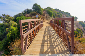 Fototapeta premium Small Wooden Bridge on Henry’s Trail in Griffith Park, Los Angeles