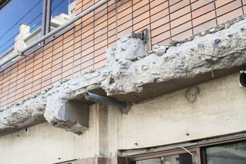 解体中のビル