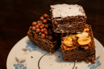 torre de brownies de chocolate