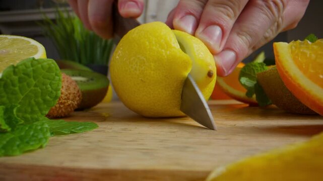 A chef cuts a citrone