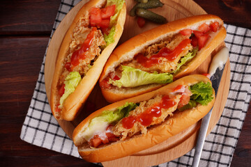 Fried Chicken Sandwich  with sliced ​​tomatoes and sauce Fast food