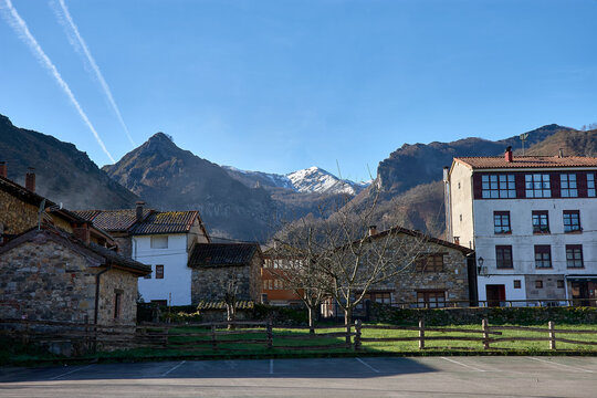 A picturesque village in northern Spain, the majesty of Soto de Agues and its surrounding peaks