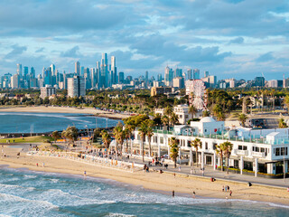 St Kilda Beach, Melbourne – Scenic Coastline with City Skyline
