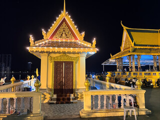 Temple at the Boulevard in the evening
