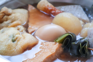 お鍋の中のおでんのアップ