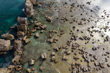 熊野の奇岩、橋杭岩（ドローンによる空撮）