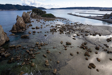 熊野の奇岩、橋杭岩（ドローンによる空撮）
