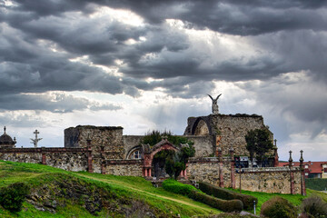 Ruinas del cementerio 