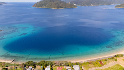 奄美大島瀬戸内町阿室釜の白浜海水浴場