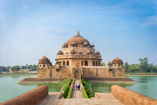 Historic Sher Shah Suri Tomb in Sasaram, Bihar, showcasing impressive Indo-Islamic architecture and rich heritage of the 16th century ruler.