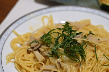 きのこのクリームパスタ