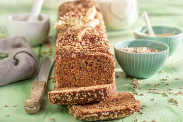 Hot tin wholemeal bread as source of fiber and minerals.