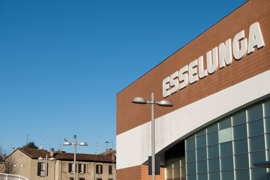 Esselunga sign, Italy